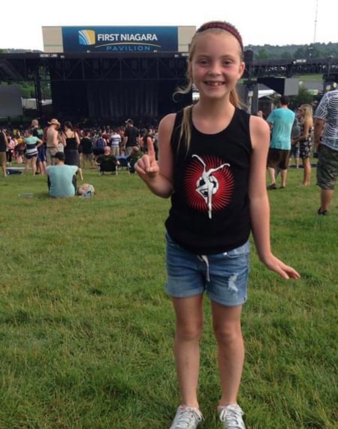 Bella at the 2014 Dave Matthews Band concert